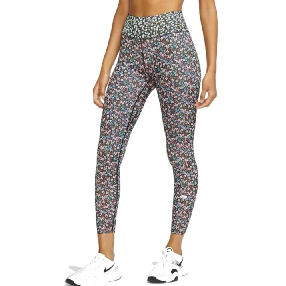NIKE One Dri-Fit 7/8 Leggings in Femme Floral Mixed Print Size XS